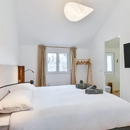 Hyper Centre - 4 Pers - 1 Min Place Morny *