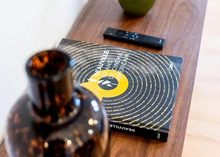 Hyper Centre - 4 Pers - 1 Min Place Morny